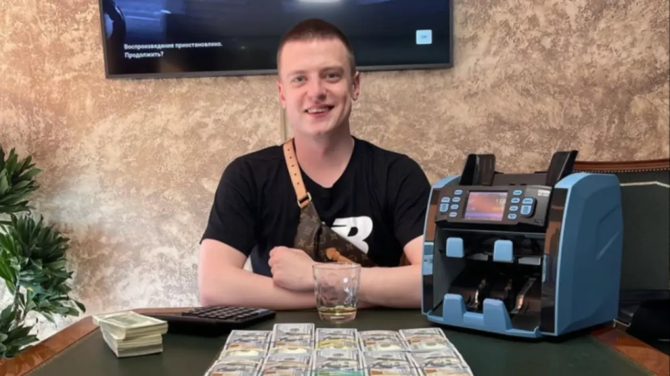 Белорус блогери Mellstroy Казакстанда издөөгө алынган