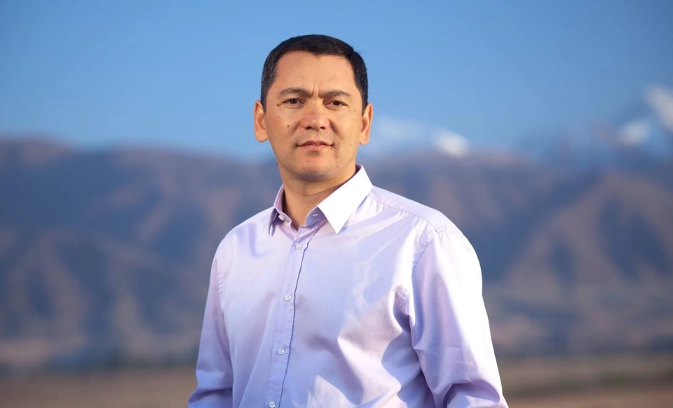 Omurbek Babanov urged Atambayev not to destabilize the situation in the country