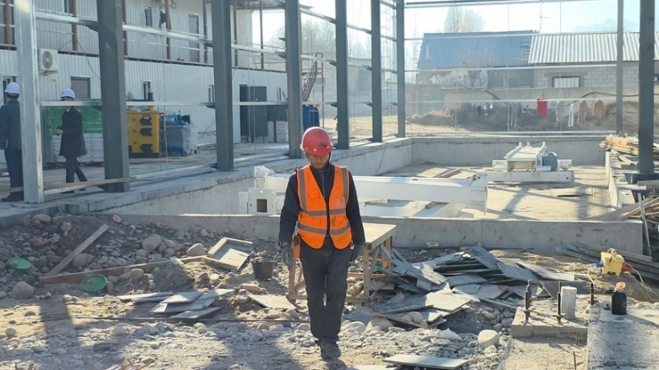 Ravshanbek Sabirov familiarized himself with the progress of the construction of the "Hua Rui" factory.