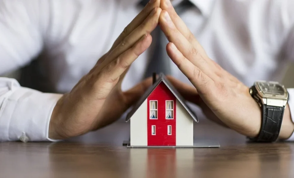 In the Chuy Region, 30% of housing is insured