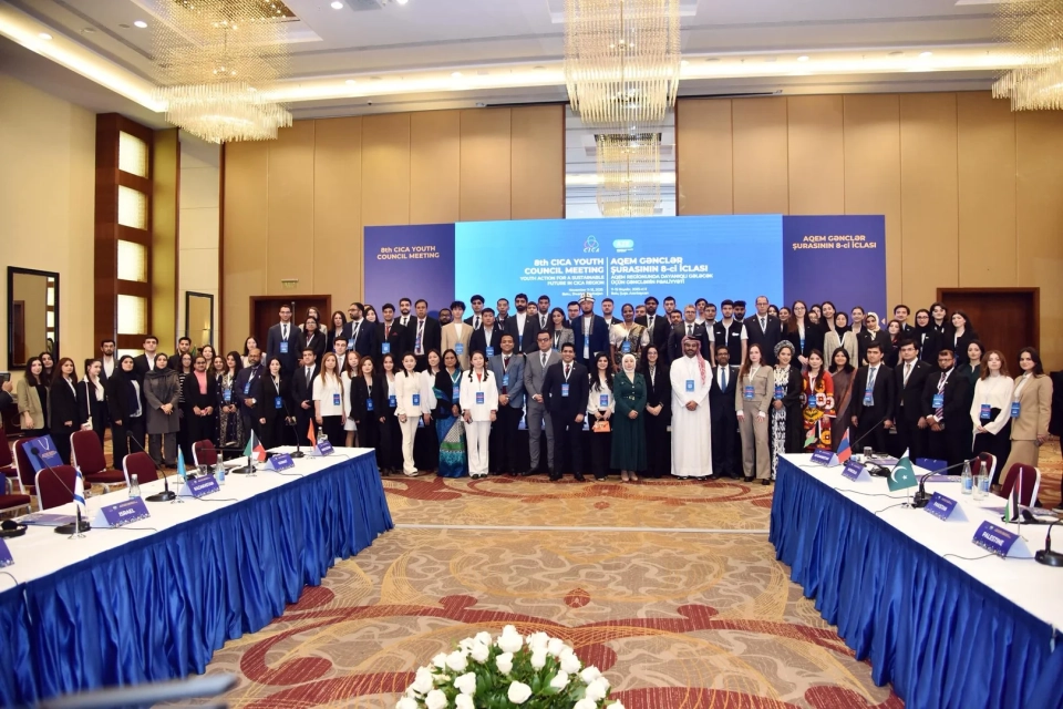 Кыргызстан делегациясы Бакудагы жаштар кеңешинин жыйынына катышты