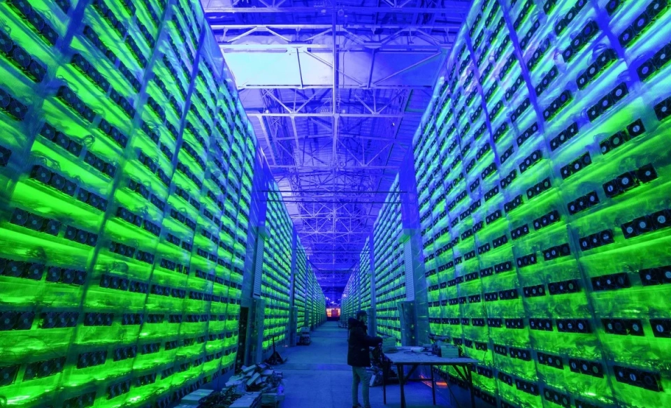 The State Financial Supervision has revoked the certificates of three mining companies.