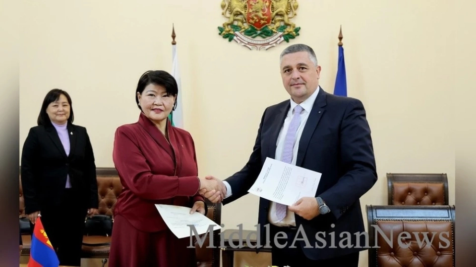 Mongolia and Bulgaria Sign Agreements on Road and Air Transport