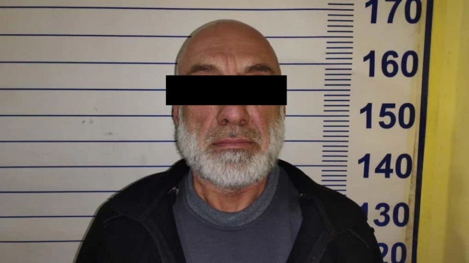 In the village of Sadovoye, a man was detained for possession of drugs and weapons