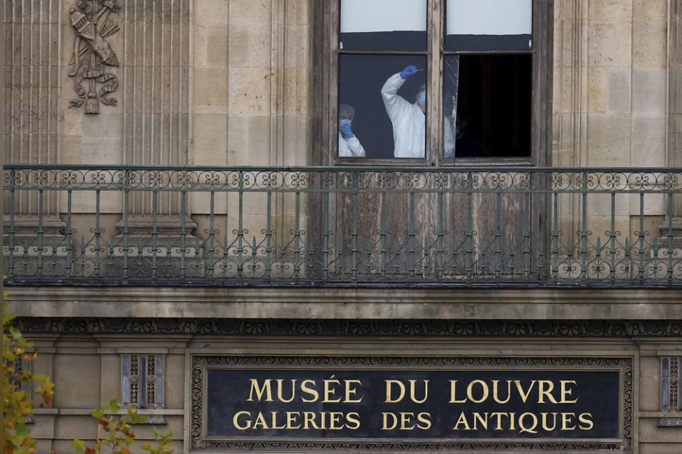 Four more suspects in the Louvre robbery have been detained in Paris. The stolen valuables have still not been found.
