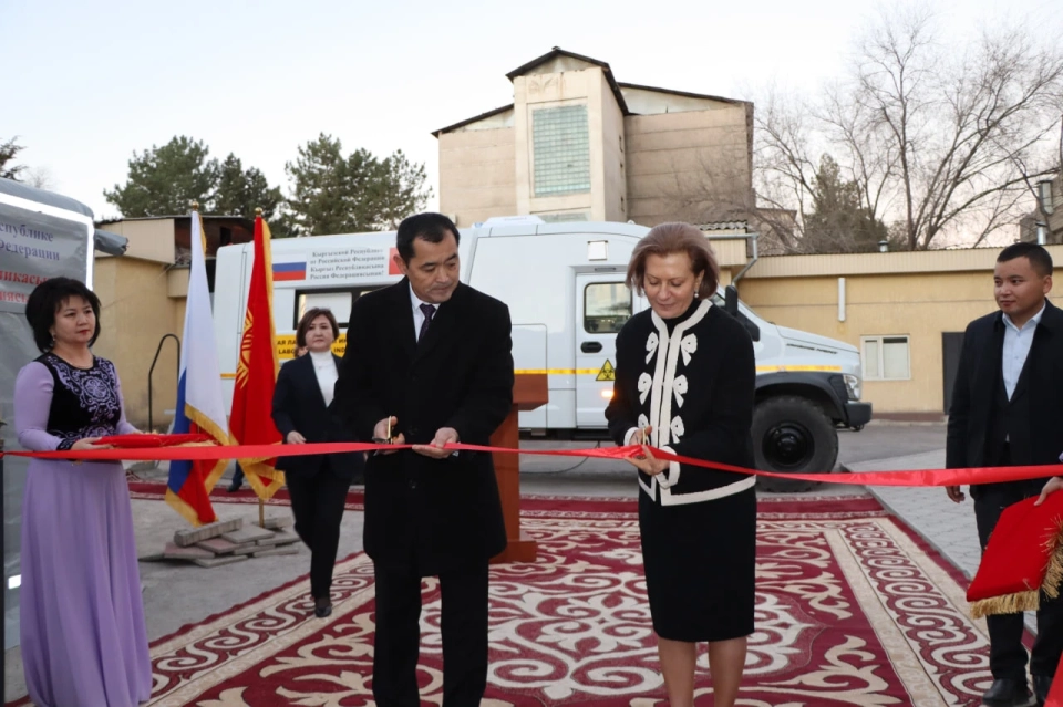 Кыргызстан получил новые лаборатории для усиления биологической безопасности