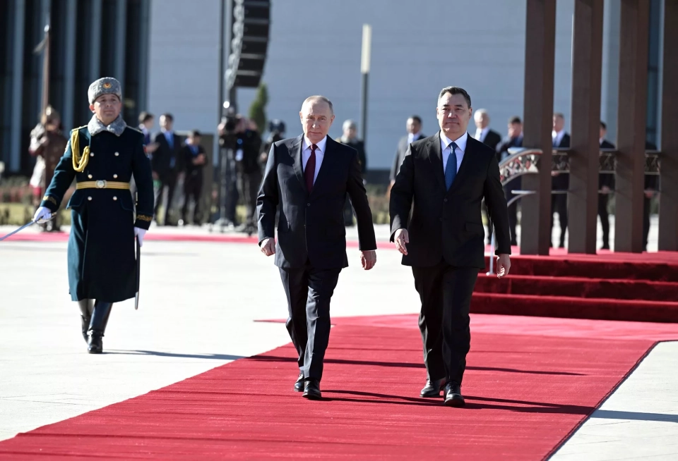 The official meeting ceremony of the presidents of Kyrgyzstan and Russia took place.