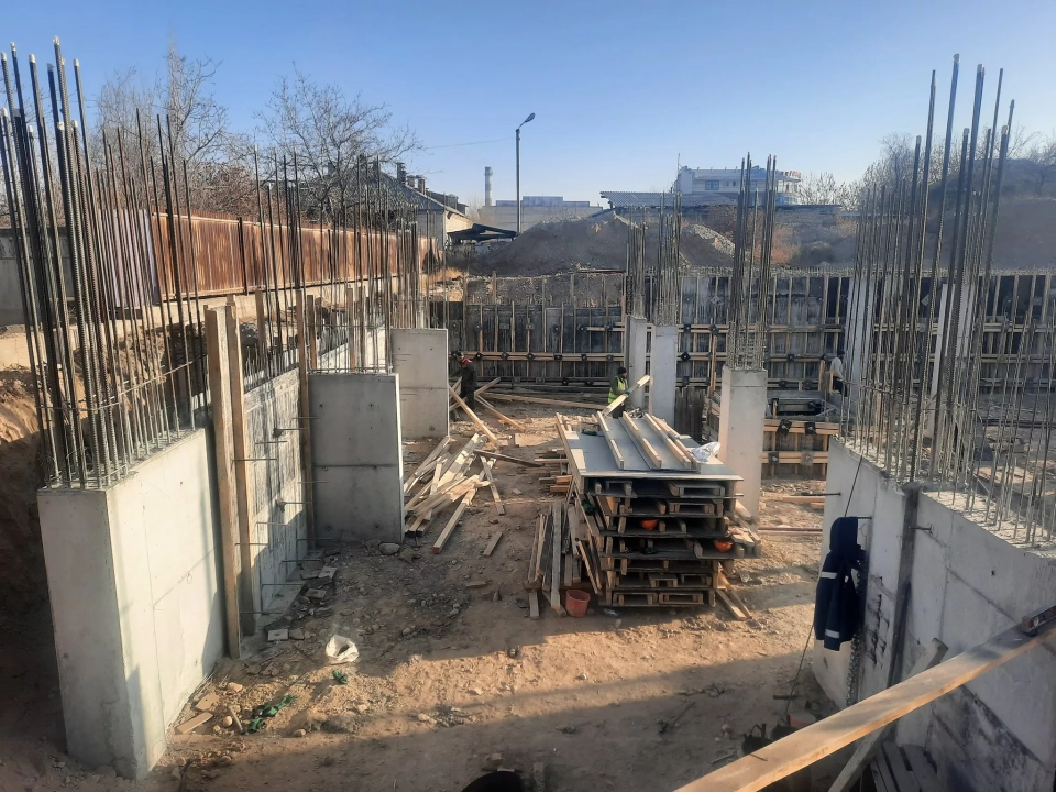 В Кызыл-Кие оштрафовали стройкомпанию за несоблюдение правил техники безопасности