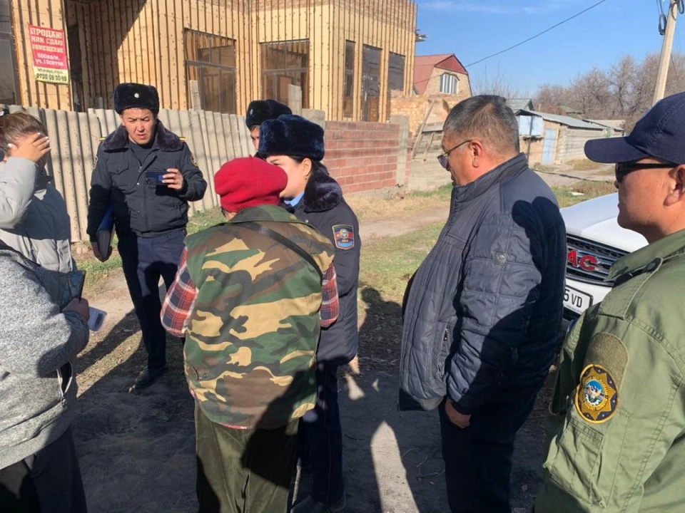 A resident of the village of Leninsky found roots of the endive - an endangered plant species