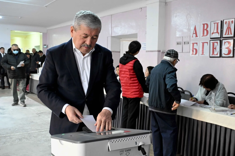 Adylbek Kasymaliev voted in the early elections for the deputies of the Mazhilis.