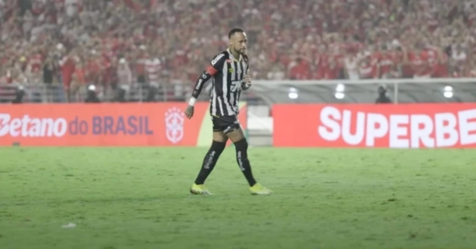 Neymar, playing with an injury, helped Santos escape the relegation zone