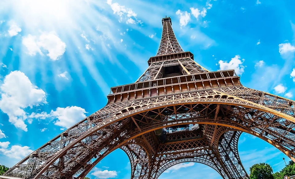 In France, the only polling station has begun operations