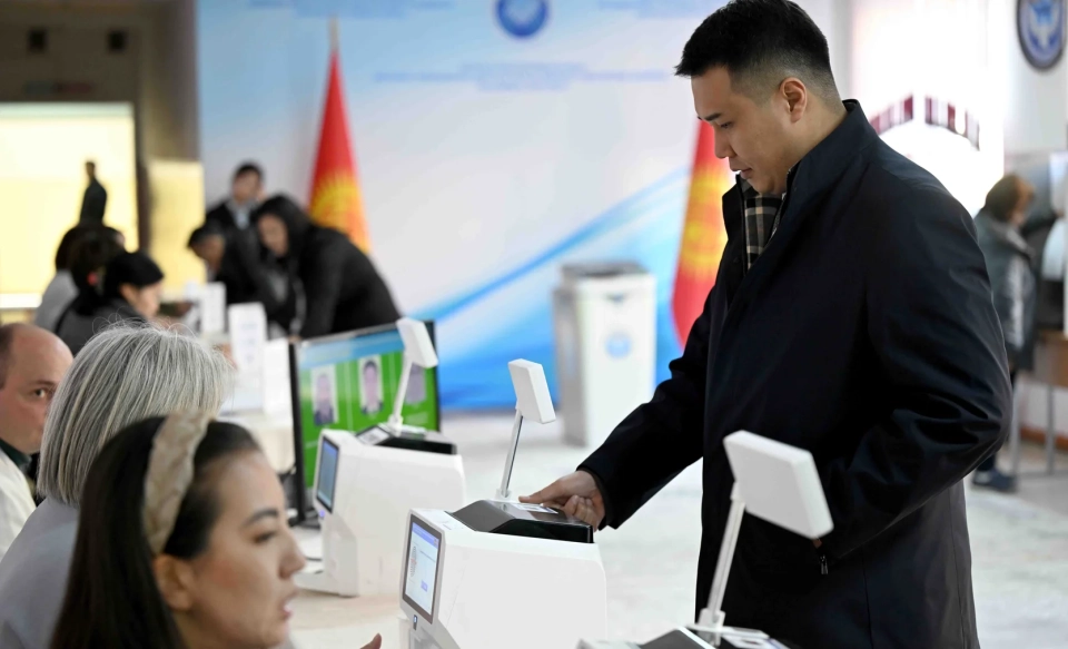 Parliamentary Elections. As of 6:00 PM, 1 million 330 thousand voters have cast their ballots.