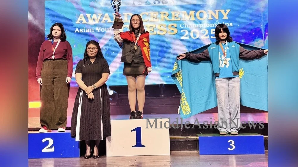 Mongolian Schoolgirl Becomes Asian Chess Champion, Winning the Golden Cup