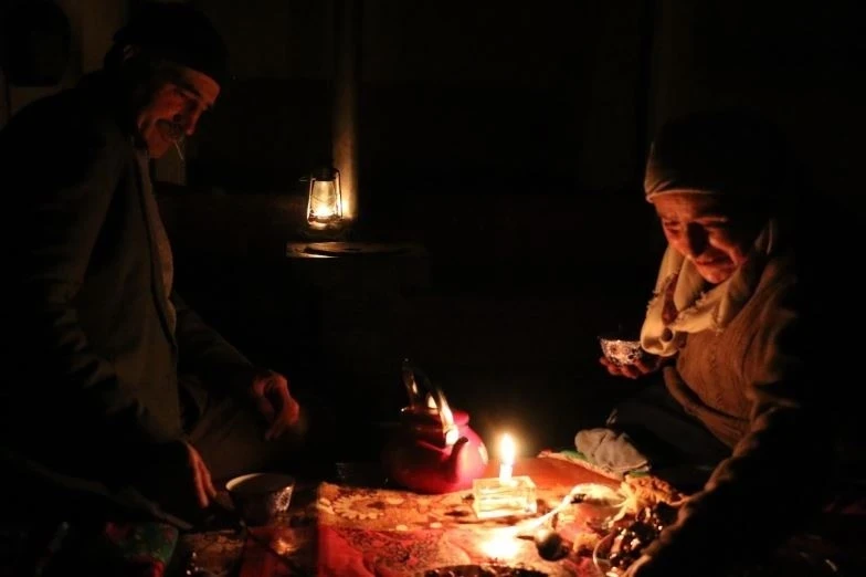 In Tajikistan, all government institutions will now have their electricity turned off at 6:00 PM.