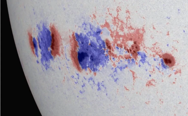 Ученые сообщили о крупнейших за последние годы пятнах на Солнце