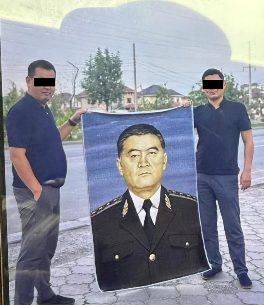 Мошенник показывал жертвам ковер с портретом Ташиева и вымогал деньги (фото и видео)