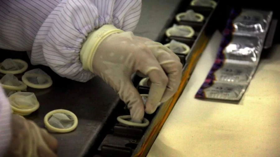 Кытай презервативдерге салык киргизди, тукумду көбөйтүү үчүн