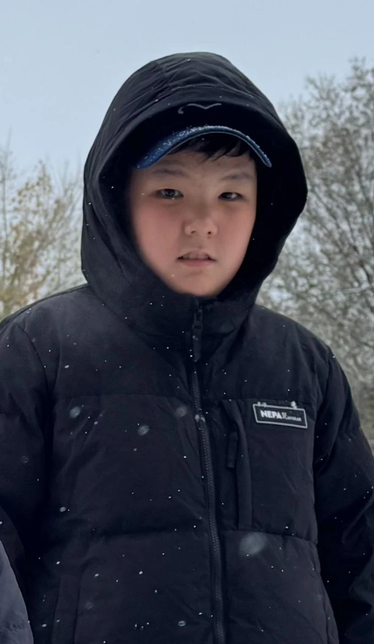 В Бишкеке ищут 12-летнего Со Сынгхена. Имеет бейдж с надписью «особый ребенок»