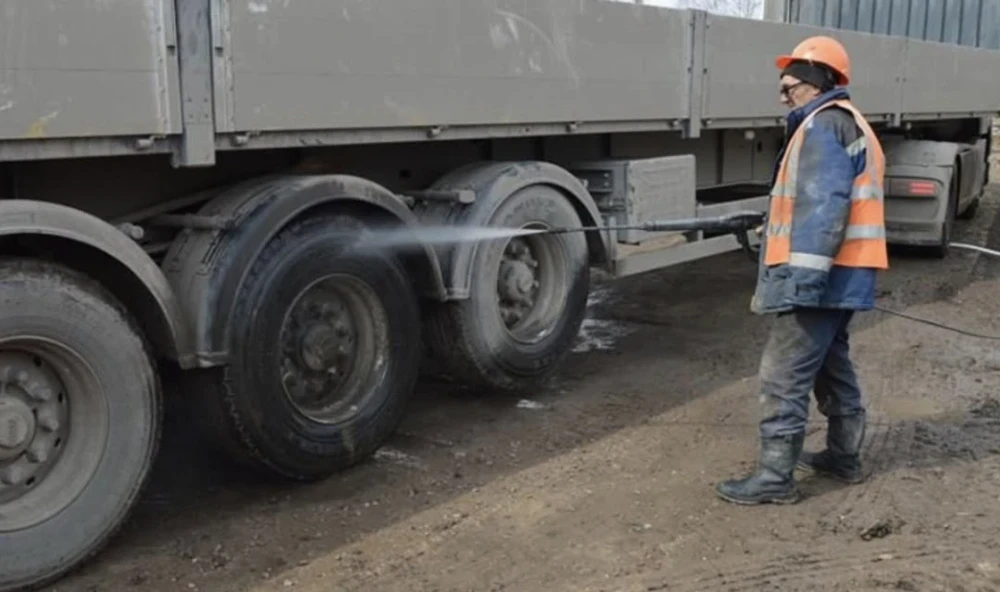 In Bishkek and Osh, they checked how construction companies comply with landscaping regulations.