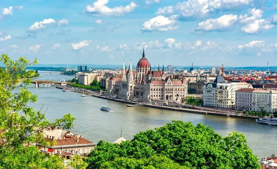 Kyrgyzstanis Offered 200 Scholarships for Studies in Hungary