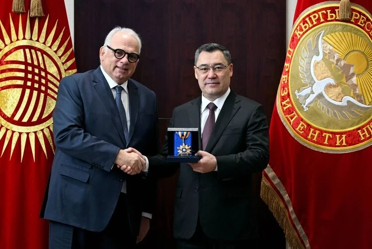 President Sadyr Japarov met with the heads of the United World Wrestling.