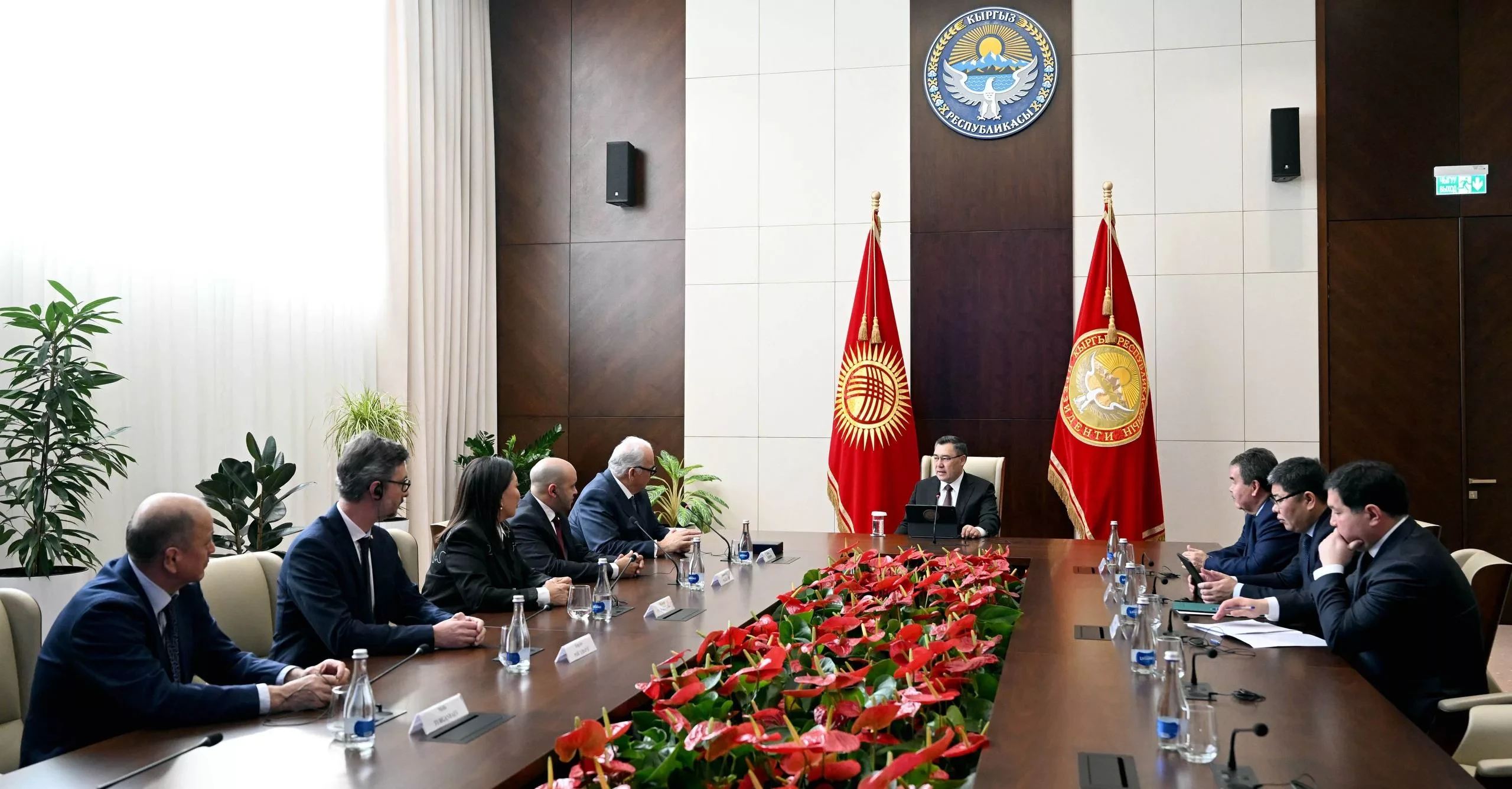 Sadyr Japarov met with the heads of the United World Wrestling and the United World Wrestling Asia