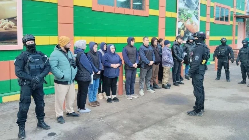 Raid in the Moscow Region: Nearly 40 Migrants Ordered to Leave Russia Due to Violations