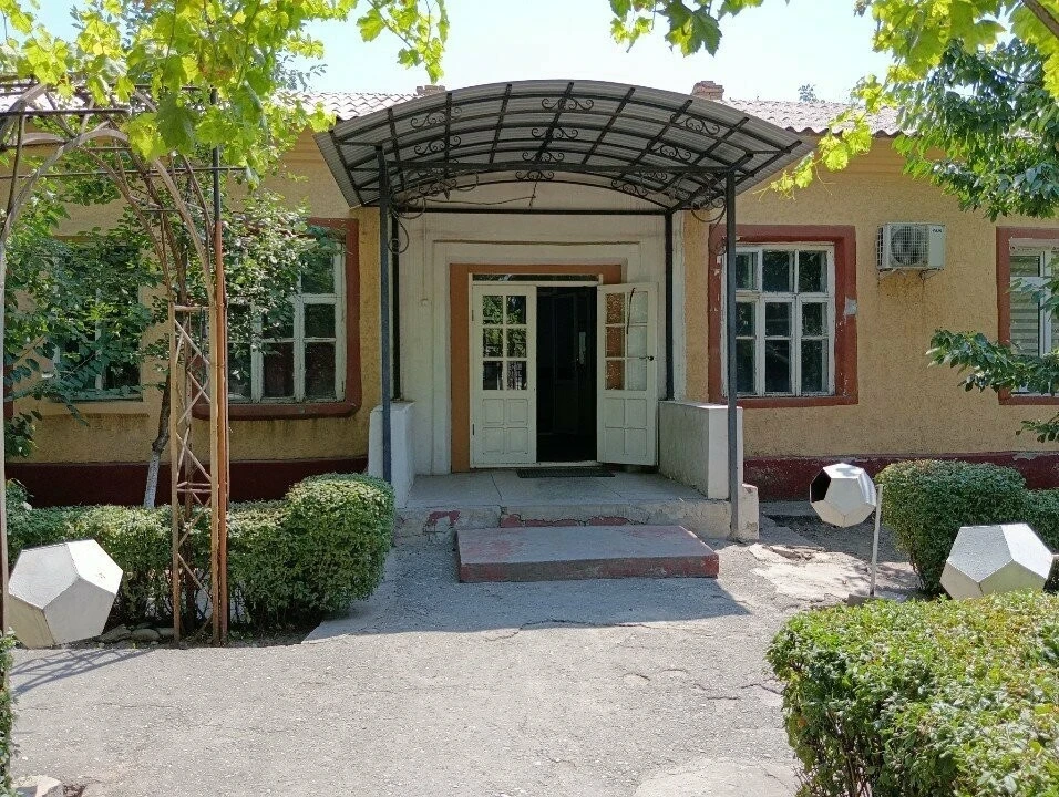 The building of the dental clinic sold to a private entity has been returned to the state.