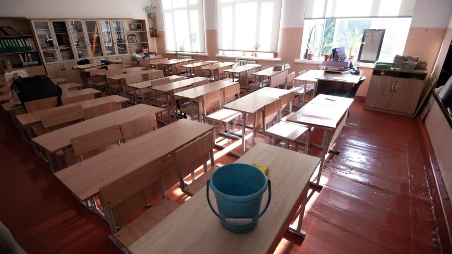 When can schools be closed for quarantine in Kyrgyzstan?