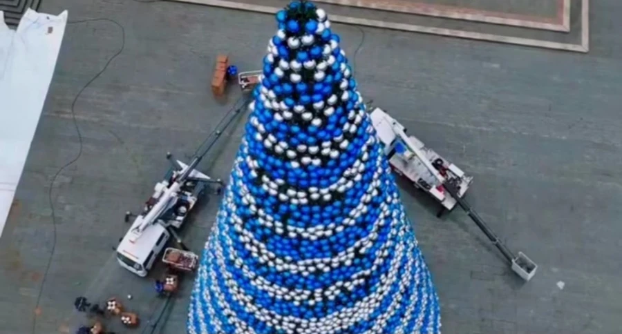 When will the main Christmas tree of the country be lit on Ala-Too Square in Bishkek?