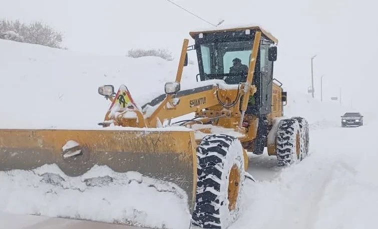 Ministry of Transport on the Situation at the Passes: Blizzard, Snowdrifts, and Continuous Snow Clearing