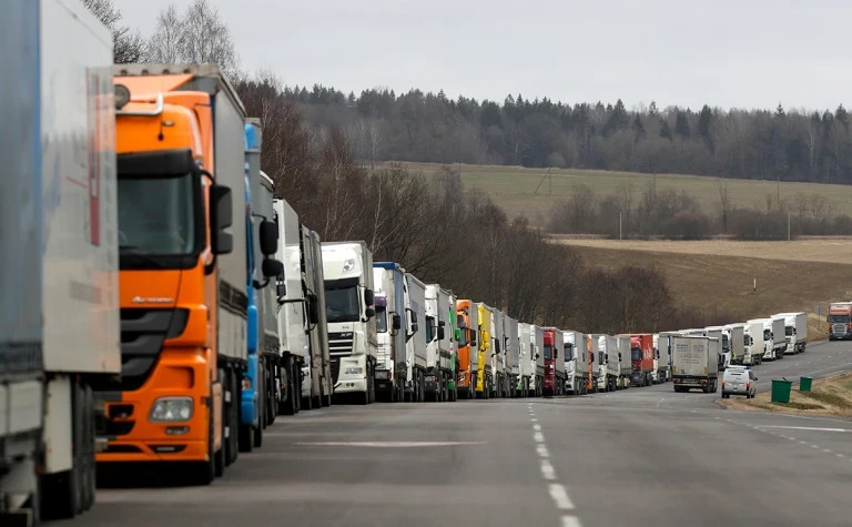 Putin extended the simplified import of goods from Kazakhstan and Kyrgyzstan to Russia until December 25.