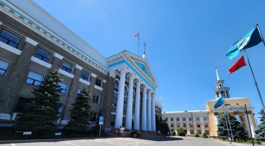 The City Hall continues a comprehensive effort to clean the rivers and canals of Bishkek