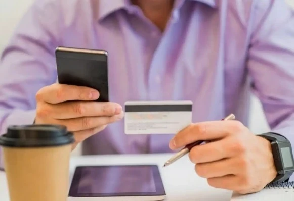 РУзда авто жана кыймылсыз мүлк үчүн милдеттүү акчасыз эсептешүүлөр киргизилет