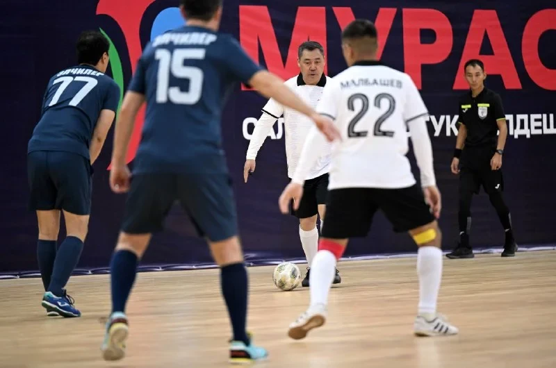 Завершился первый день футбольного турнира «Мурас» с участием президента