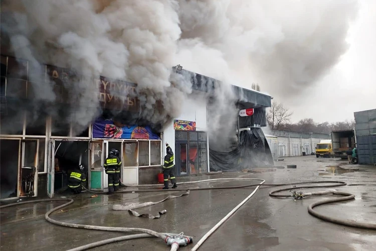 A fire broke out at the "Aziz" market in Bishkek