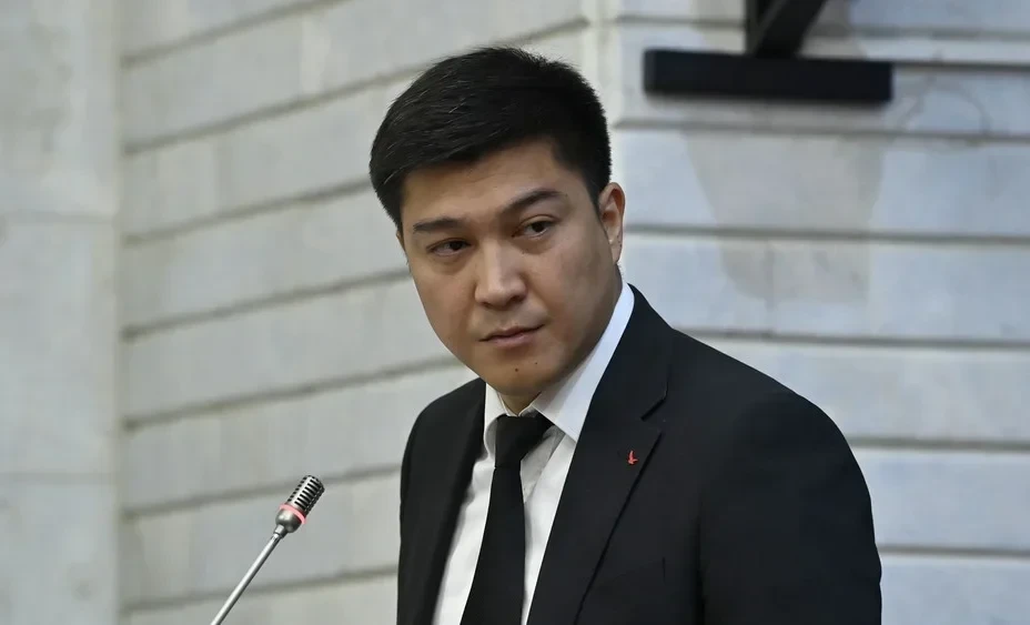 Бактияр Орозов освобожден от занимаемой должности министра науки, высшего образования и инноваций