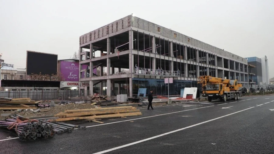 The third floor of the jewelry center at TSUM in Bishkek has begun to be demolished.