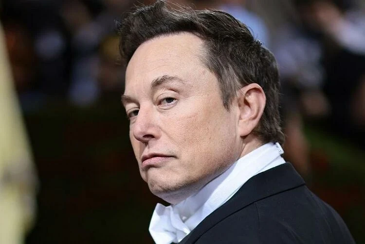 Илон Маск дүйнөдөгү $600 миллиард байлыгы бар биринчи бизнесмен болду