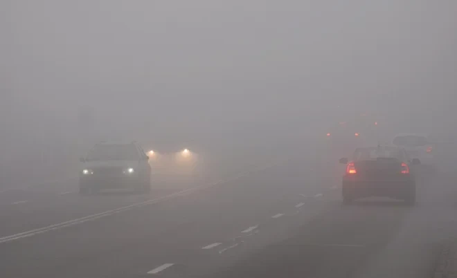 In India, seven buses and three cars collided due to fog, there are fatalities.