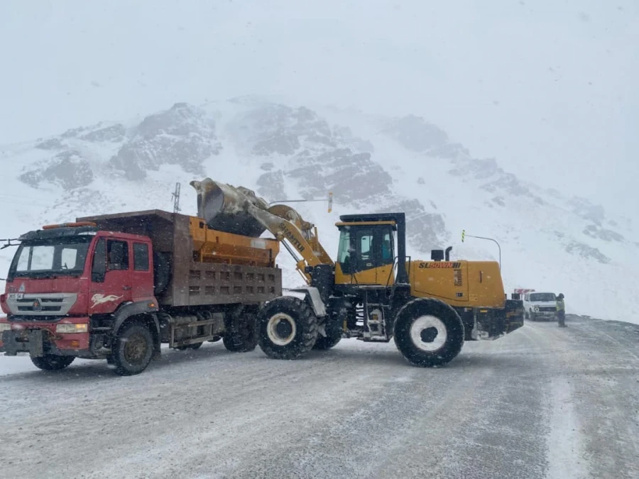 Ministry of Transport: Heavy snowfall at the Ala-Bel pass. Truck traffic is restricted
