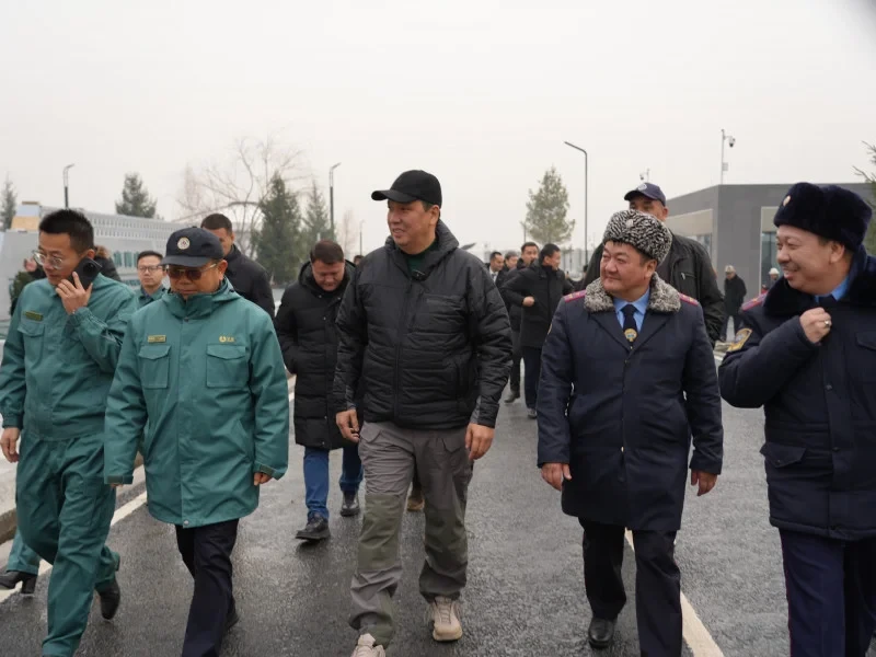 Aibek Junushaliev conducted a tour of Bishkek's sites for delegates of the IV People's Kurultai