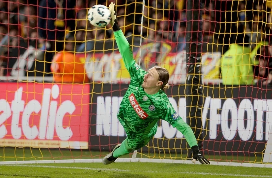 Safonov saved four consecutive penalties in the Intercontinental Cup final