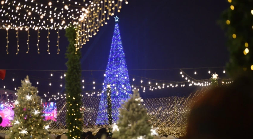 Musical Evening at Ala-Too Square. Live Music and Pre-New Year Atmosphere