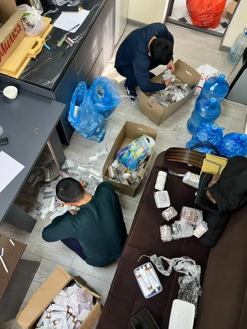 The State Committee for National Security of Kyrgyzstan detained representatives of a transnational criminal group. They were involved in smuggling gold and medicines from Turkey.