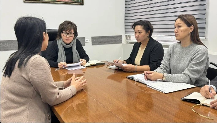 Woman complained to the ombudsman about the delay in the polygamy case and her husband's abandonment of their son