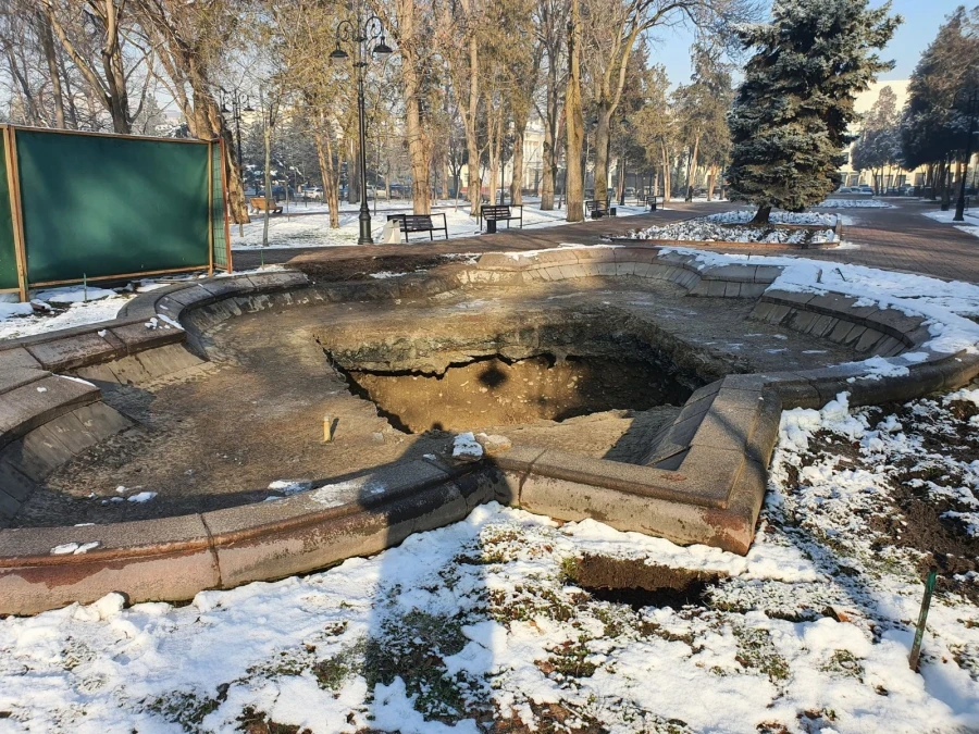 What Was Wrong? The Historical Fountain of 1956 Was Demolished in Oak Park, Bishkek