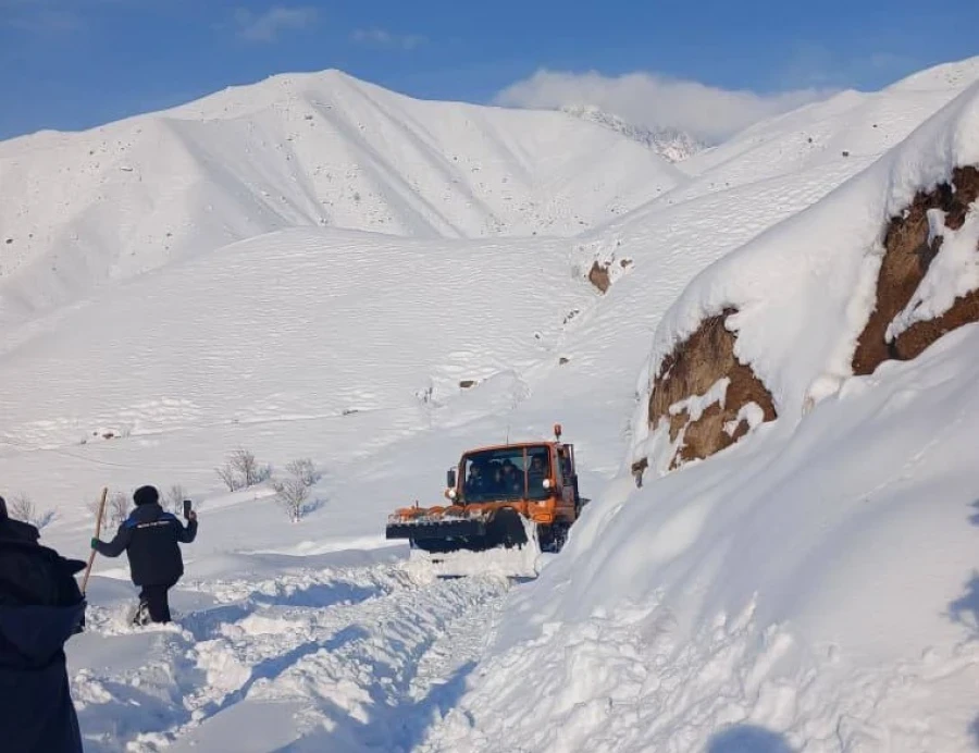 Heavy snowfalls have trapped shepherds in wintering grounds in the Toktogul district