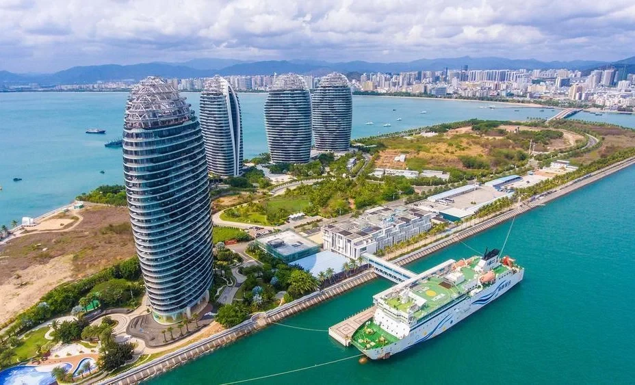 Хайнанда жетинчи аба эркиндигинин стандарттарына ылайык биринчи туруктуу каттам ишке кирди